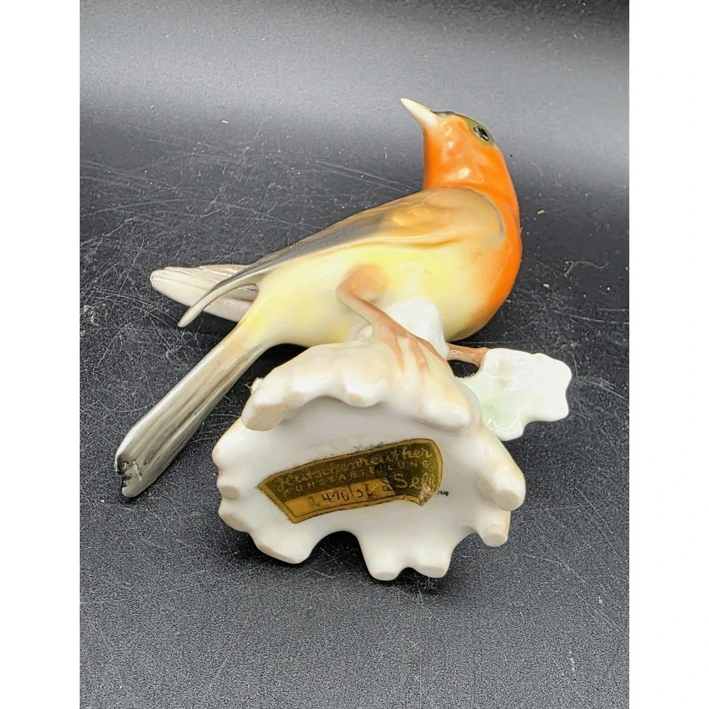 Vintage Hutschenreuther Fine Porcelain Bird Robin Figurine 4.25